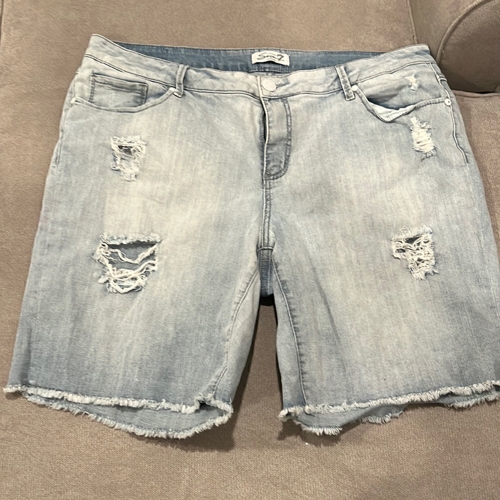 Vintage distressed Seven 7 Light blue jeans shorts